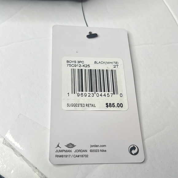 Boy’s Jordan Vest - Picture 6 of 7